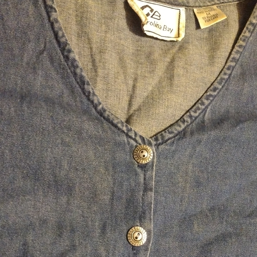 Floral Embroidered Denim Blouse - Picture 7 of 9